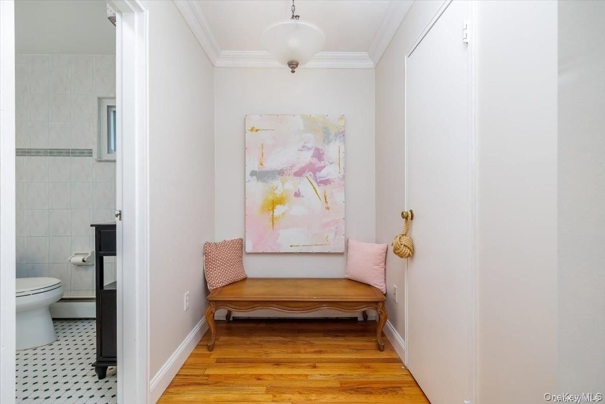 Bathroom, Interior, Pendant Lights, Wood Texture Flooring