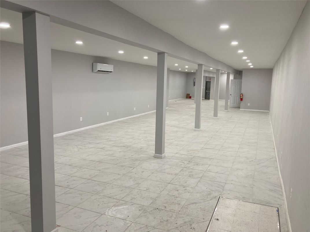 Interior, Marble, Recessed Lighting