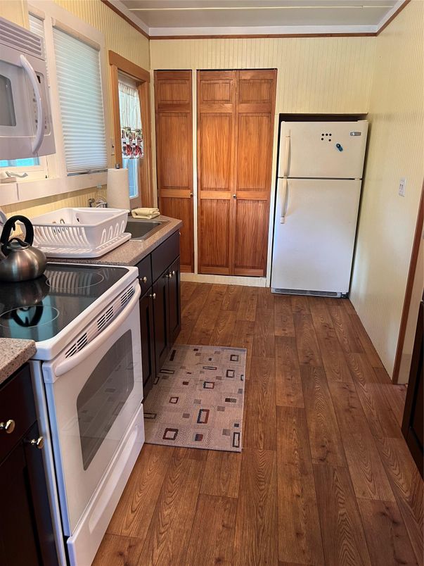 Interior, Kitchen, Wood Texture Flooring