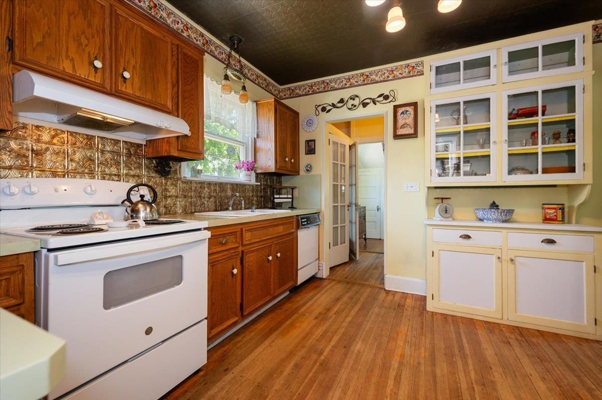 Interior, Kitchen, Wood Texture Flooring