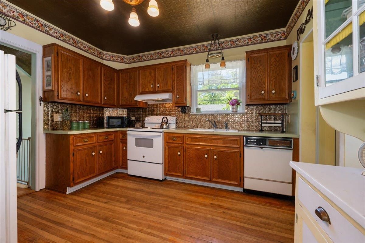 Interior, Kitchen, Wood Texture Flooring
