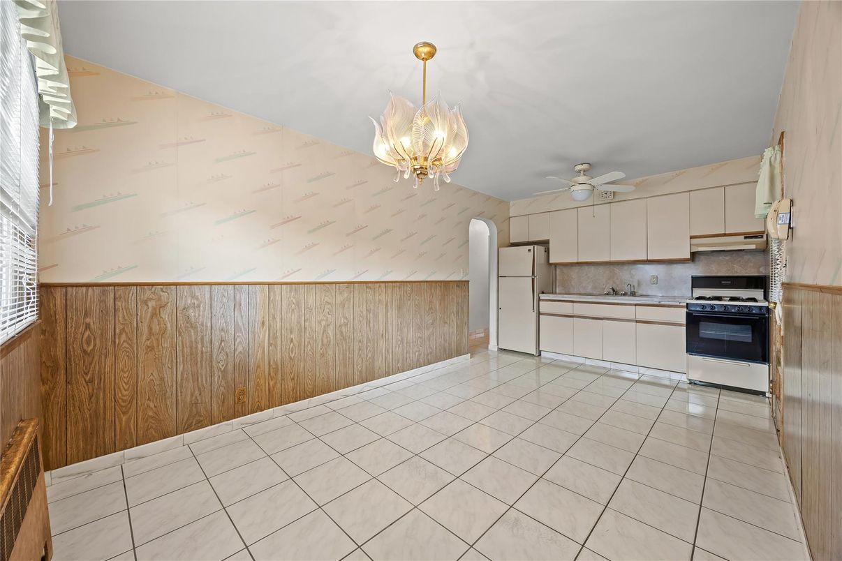 Chandelier, Interior, Kitchen