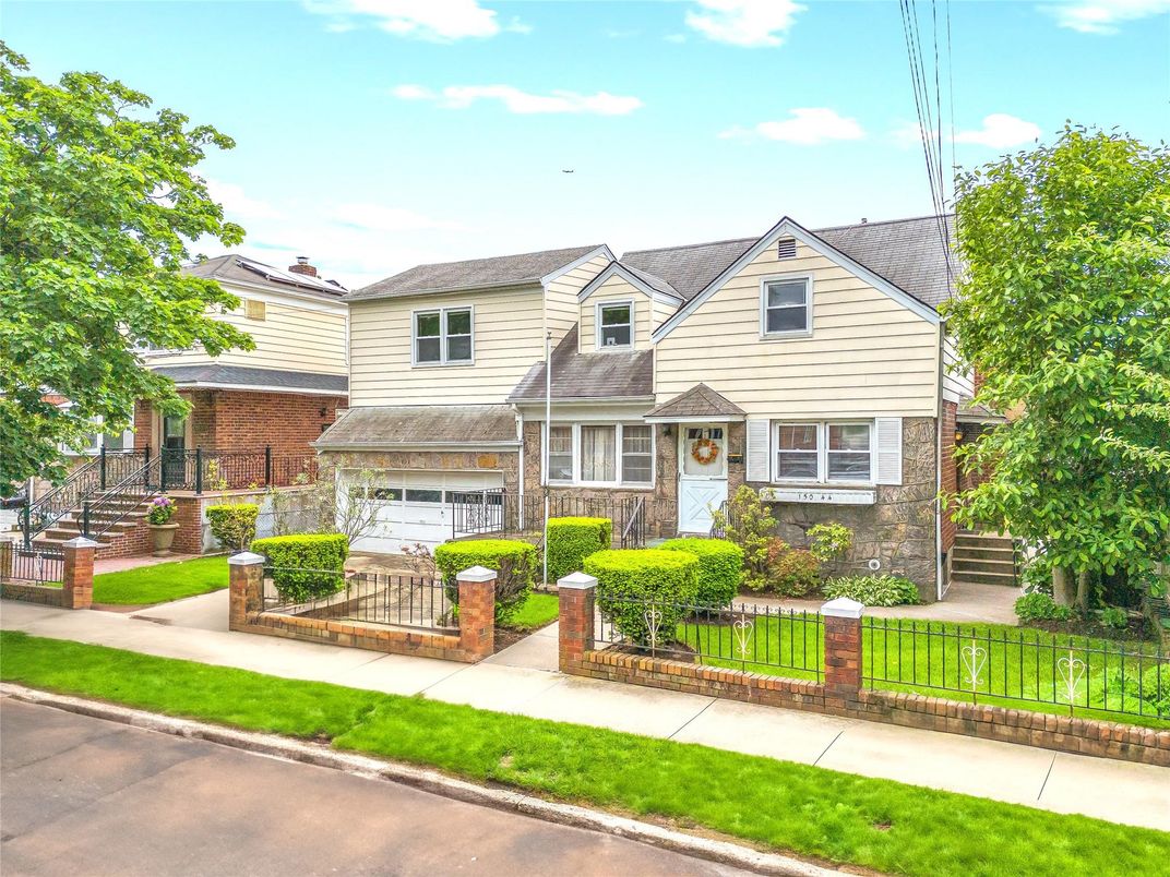 Attached, Exterior, Facade, Solar Panels, Queen Anne Victorian