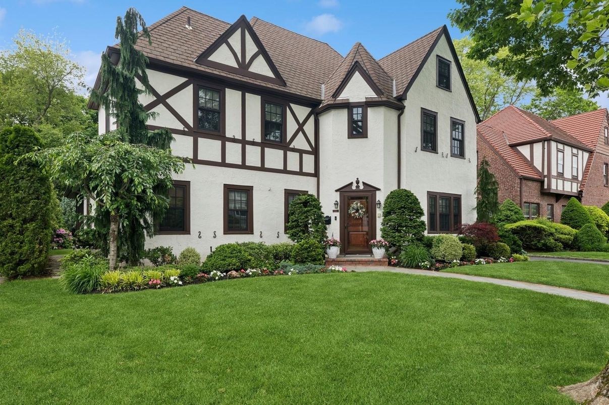 Exterior, Facade, Tudor Revival