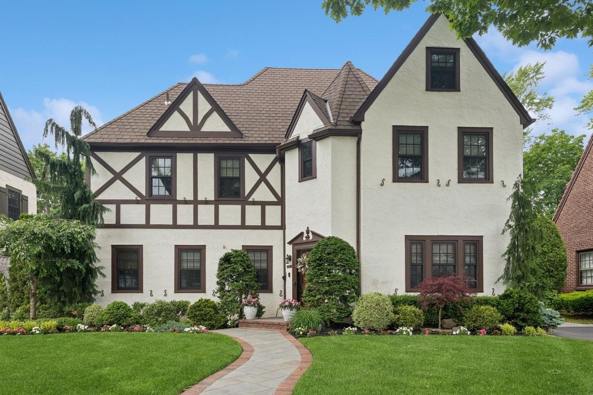 Exterior, Facade, Tudor Revival