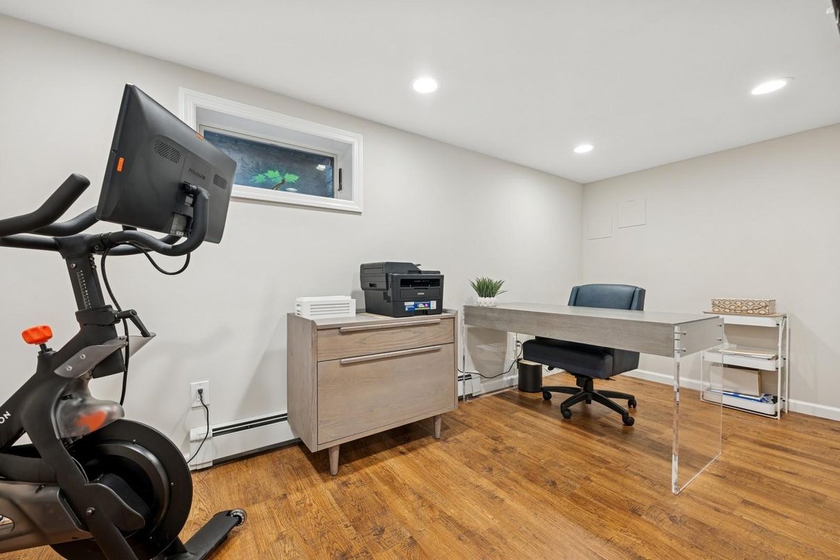 Fitness Equipment, Home Office, Interior, Recessed Lighting, Wood Texture Flooring