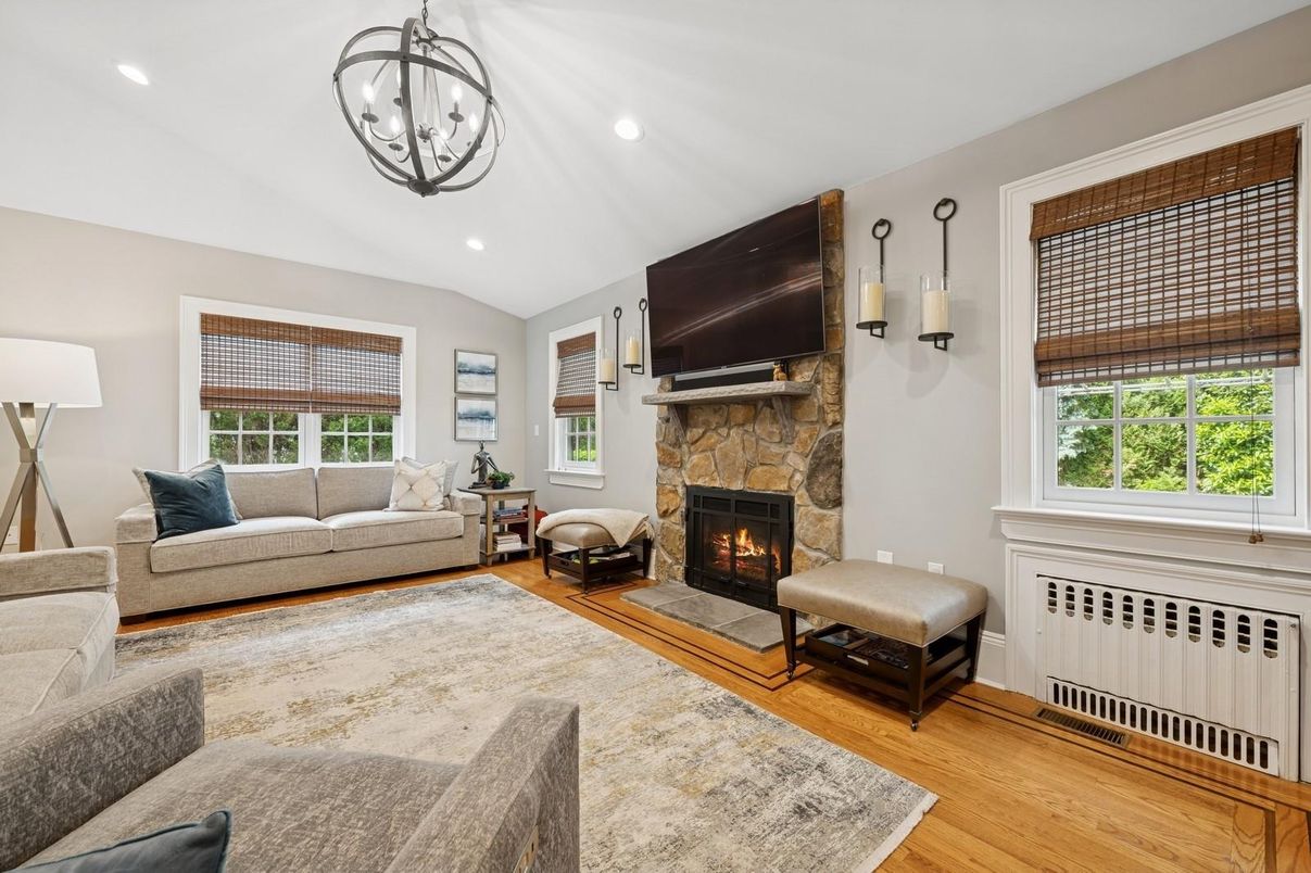 Fireplace, Interior, Living room, Pendant Lights, Recessed Lighting, Wood Texture Flooring