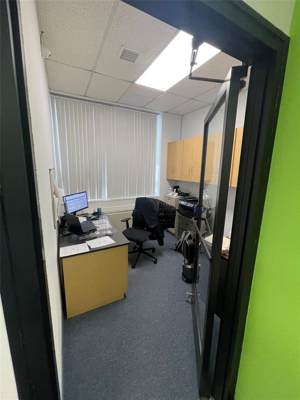 Home Office, Interior