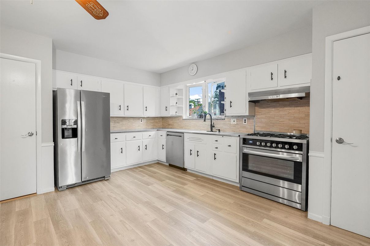 Interior, Kitchen, Stainless Steel Appliances, Wood Texture Flooring
