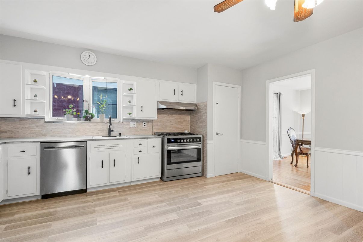 Interior, Kitchen, Stainless Steel Appliances, Wood Texture Flooring
