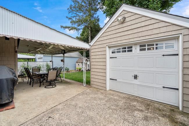 Detached Garage, Exterior