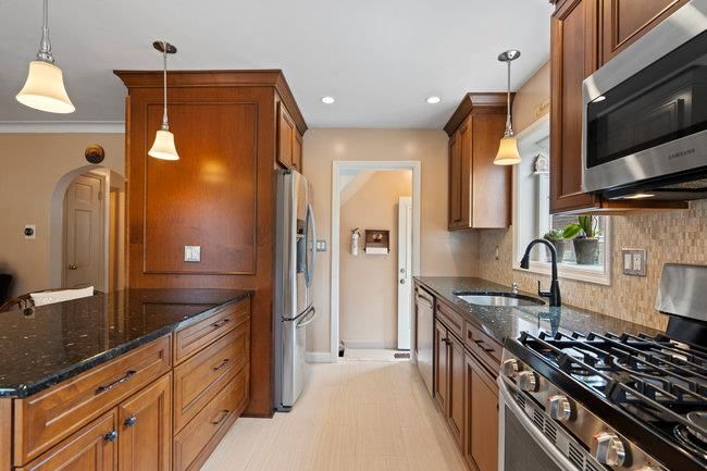 Interior, Kitchen, Pendant Lights, Recessed Lighting, Stainless Steel Appliances