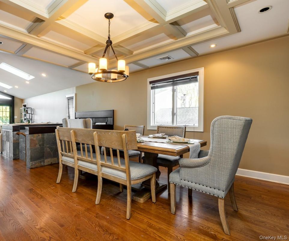 Chandelier, Dining room, Interior, Piano, Recessed Lighting, Wood Texture Flooring