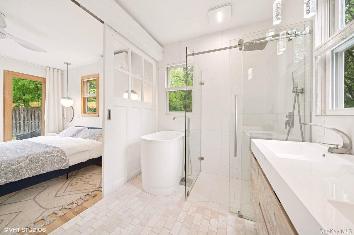 Bathroom, Bedroom, Free Standing Baths, Glass Shower, Interior, Pendant Lights, Recessed Lighting