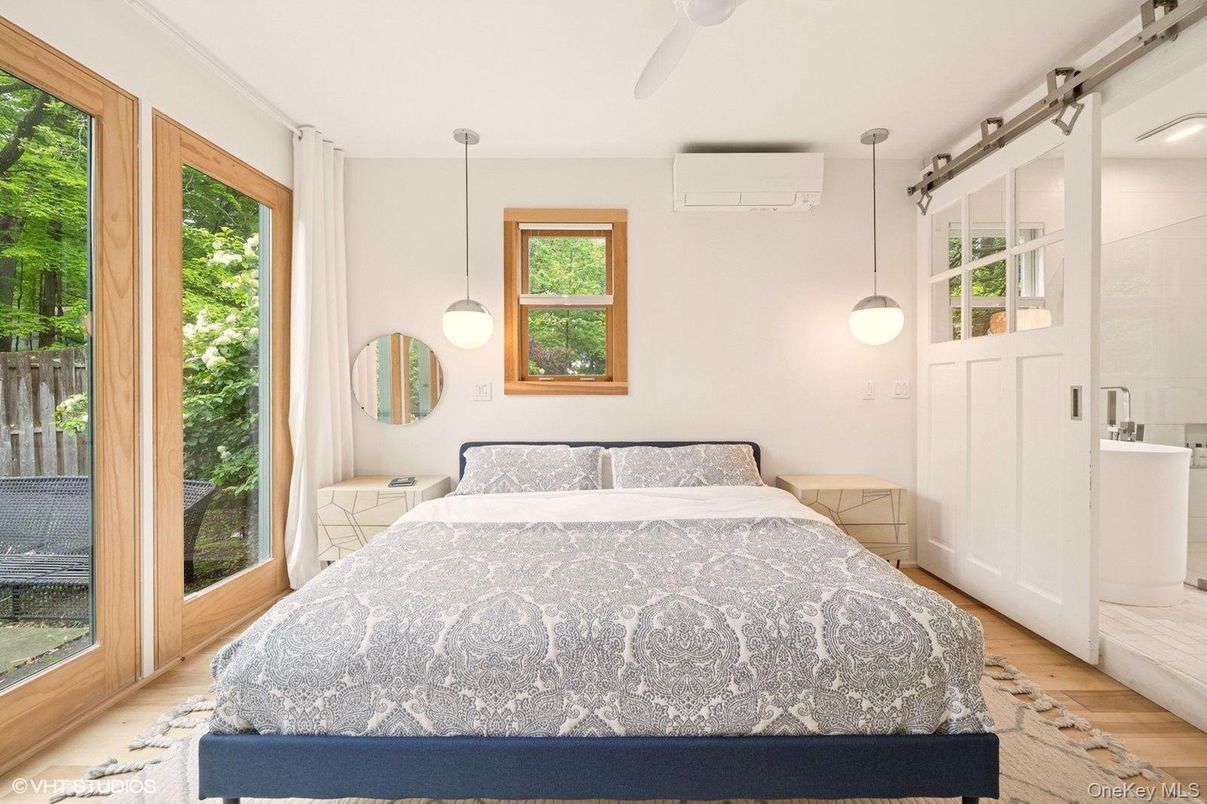 Bedroom, Interior, Pendant Lights, Wood Texture Flooring
