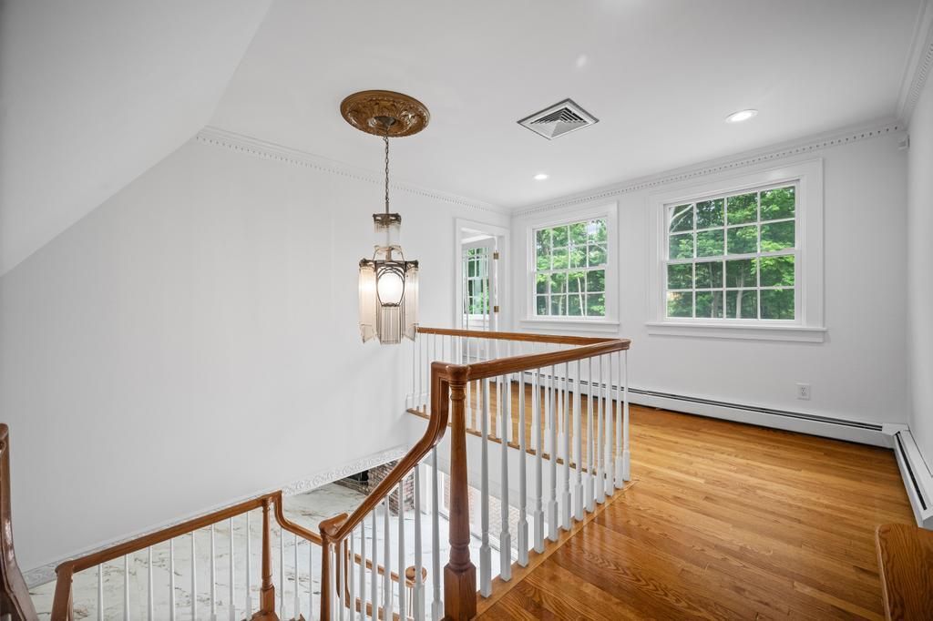 Interior, Pendant Lights, Recessed Lighting, Wood Texture Flooring