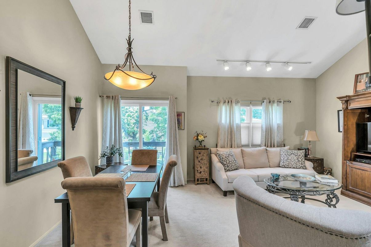 Dining room, Interior, Living room, Pendant Lights