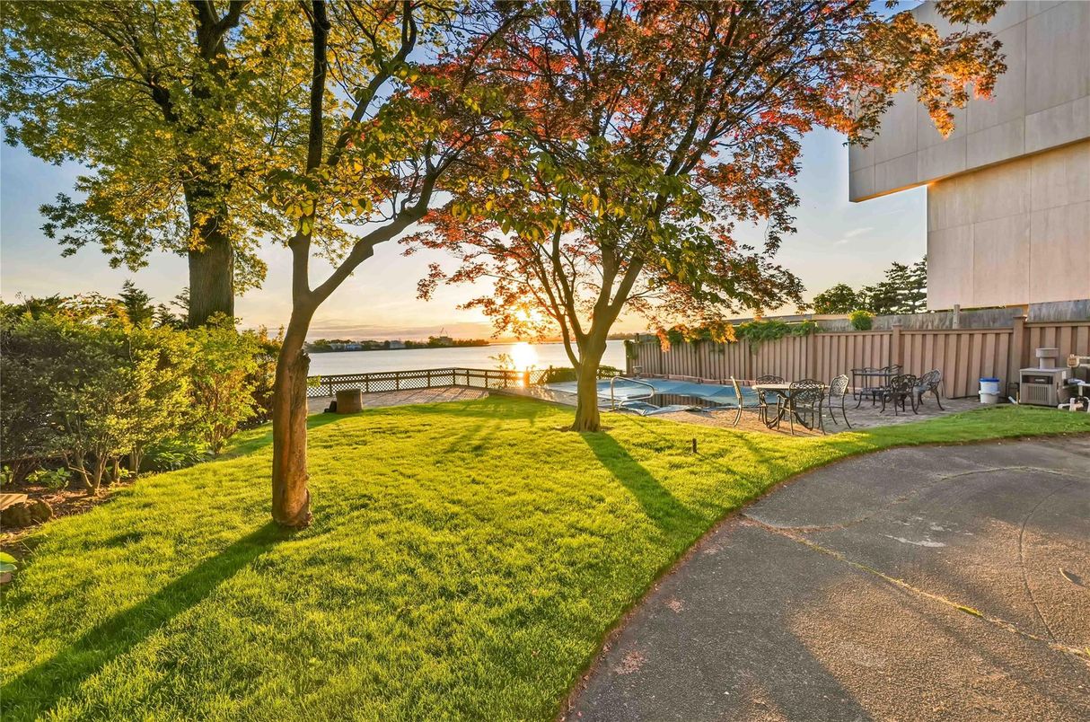 Backyard, Exterior, Water