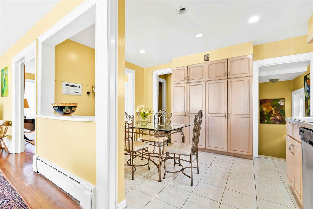 Dining room, Interior, Recessed Lighting, Wood Texture Flooring
