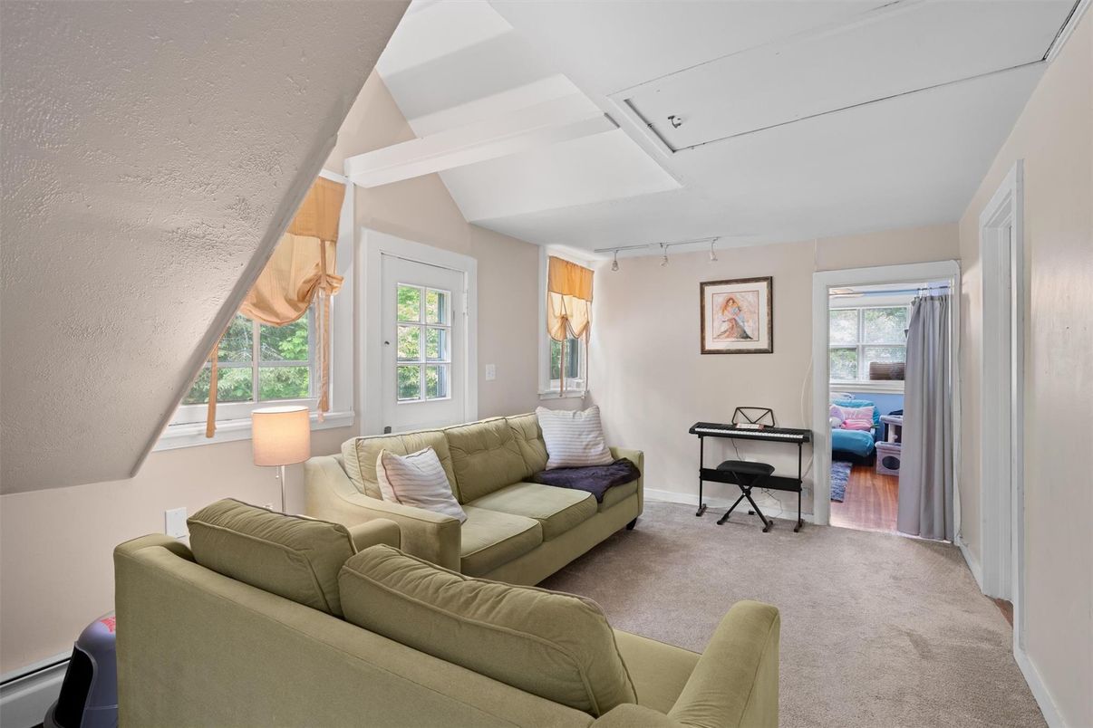 Interior, Living room, Piano