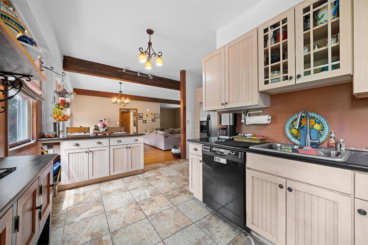 Chandelier, Interior, Kitchen, Pendant Lights, Wooden Beams