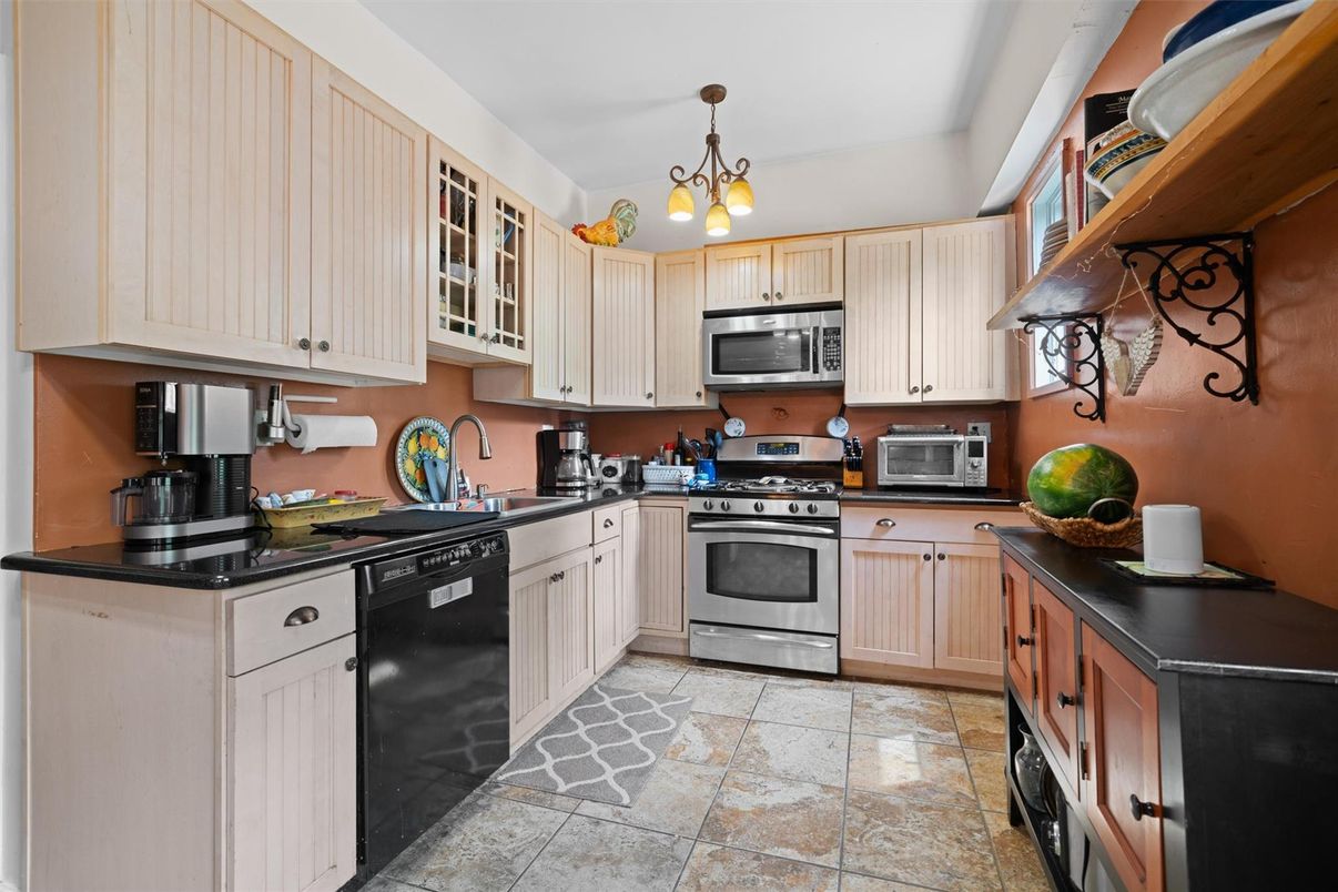 Interior, Kitchen, Stainless Steel Appliances