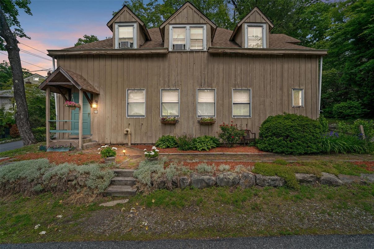 Exterior, Facade, Georgian