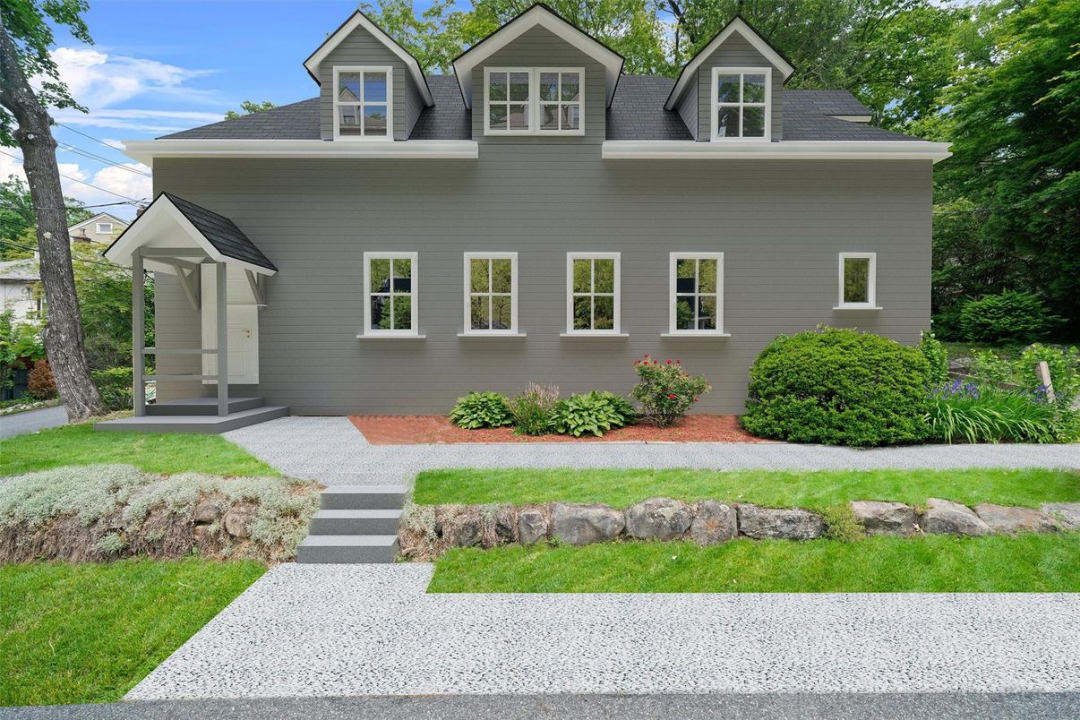 Exterior, Facade, Georgian