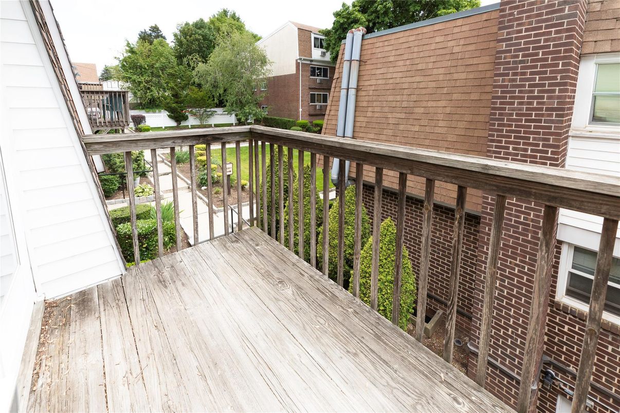 Exterior, Wood Texture Flooring