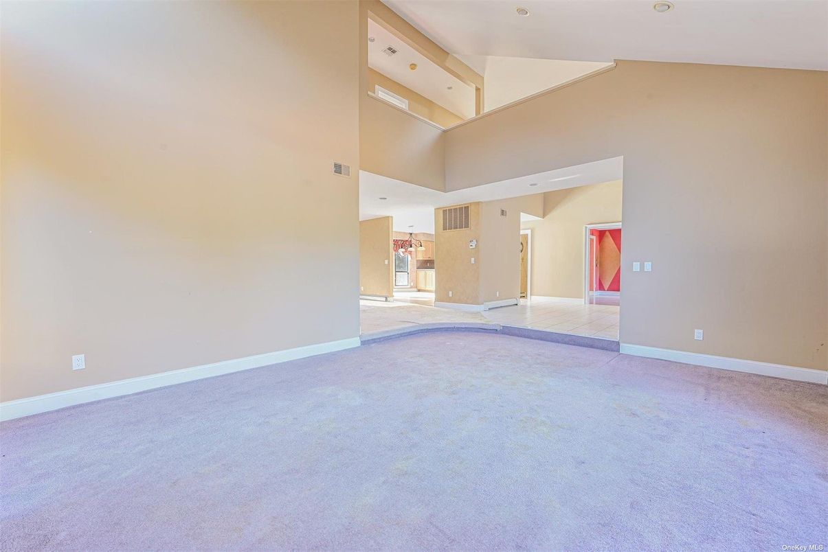 Empty room, Interior, Recessed Lighting