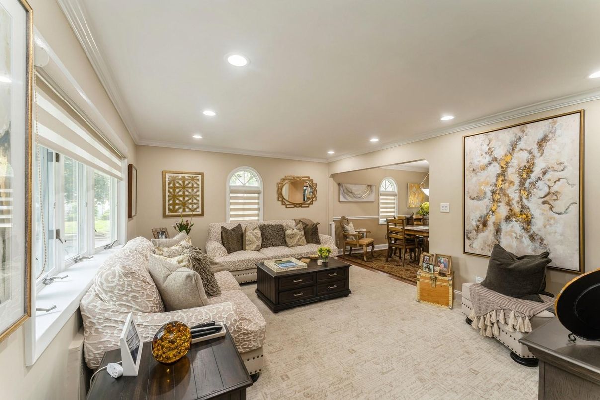 Dining room, Interior, Living room, Recessed Lighting