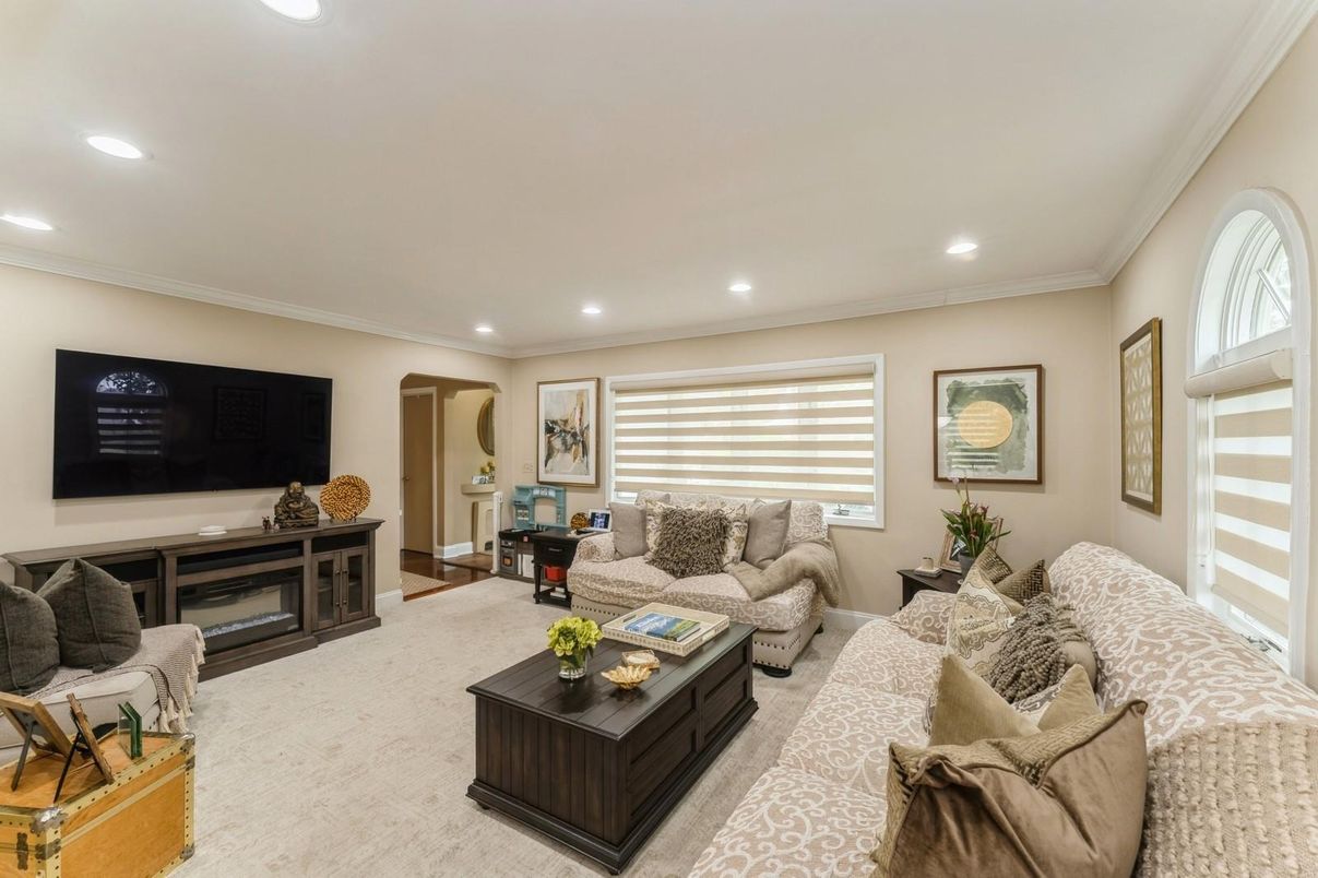 Interior, Living room, Recessed Lighting