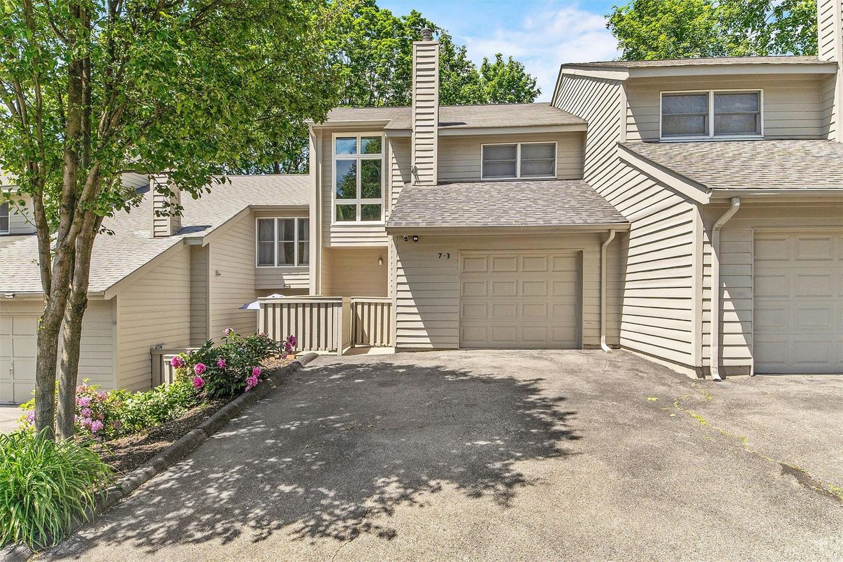 Attached, Exterior, Facade, Raised Ranch