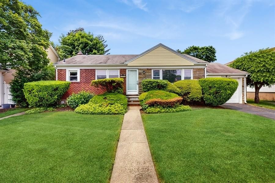 Attached, Exterior, Facade, Brick Facade, Cape Cod