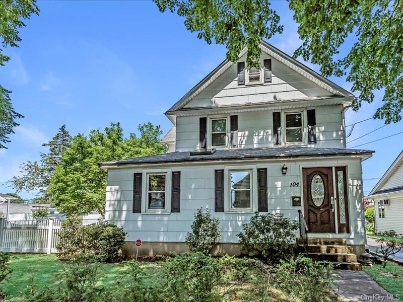 Exterior, Facade, Queen Anne Victorian