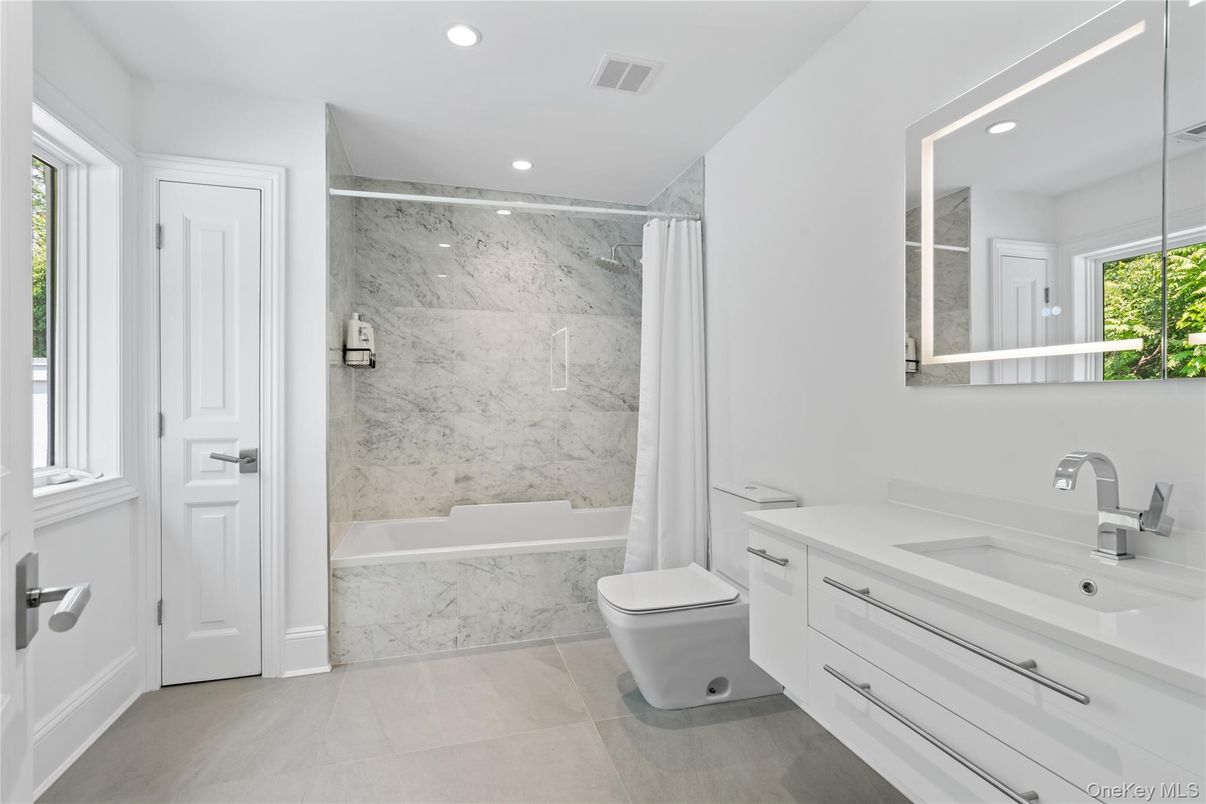 Bathroom, Interior, Marble Walls, Recessed Lighting