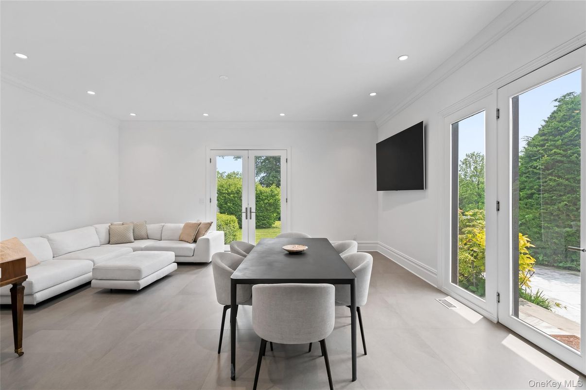 Dining room, Interior, Living room, Recessed Lighting
