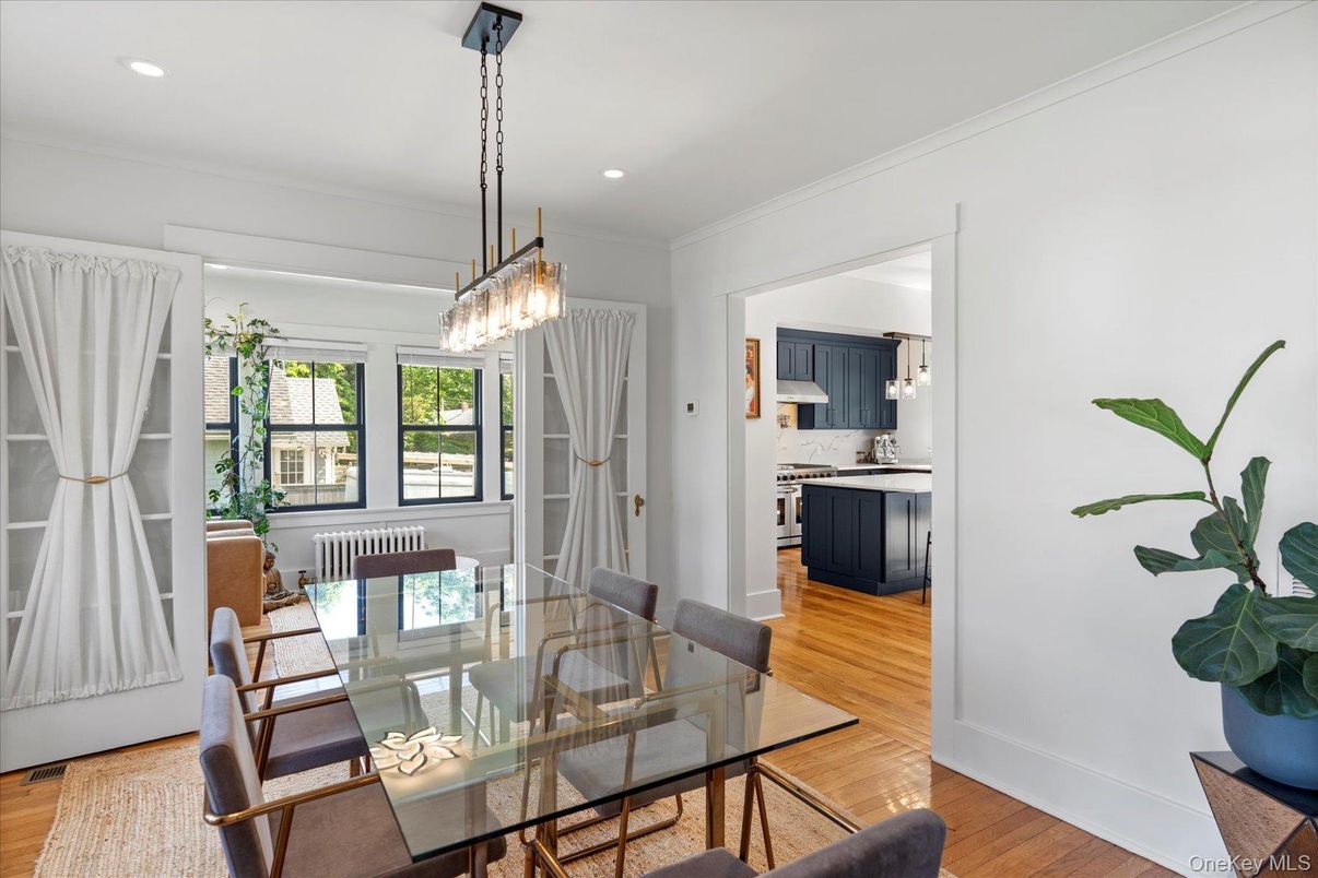Dining room, Interior, Kitchen, Pendant Lights, Recessed Lighting, Wood Texture Flooring