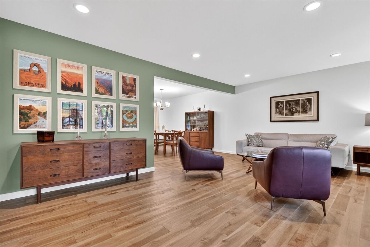 Chandelier, Dining room, Interior, Living room, Recessed Lighting, Wood Texture Flooring