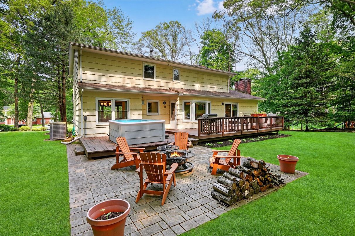 Backyard, Exterior, Hot Tub