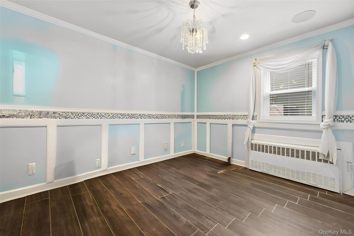 Chandelier, Empty room, Interior, Recessed Lighting, Wood Texture Flooring