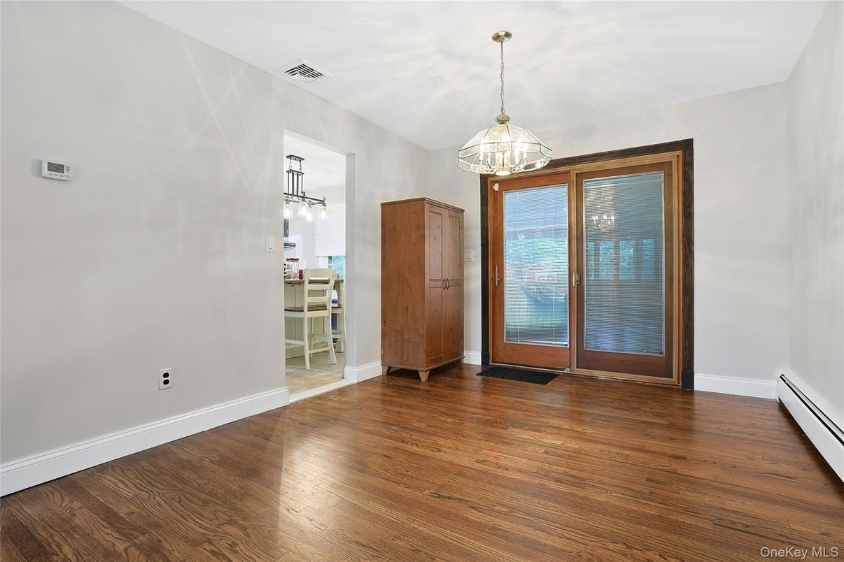 Empty room, Interior, Pendant Lights, Wood Texture Flooring
