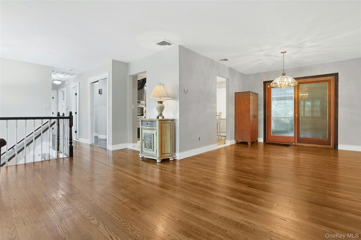 Empty room, Interior, Pendant Lights, Wood Texture Flooring