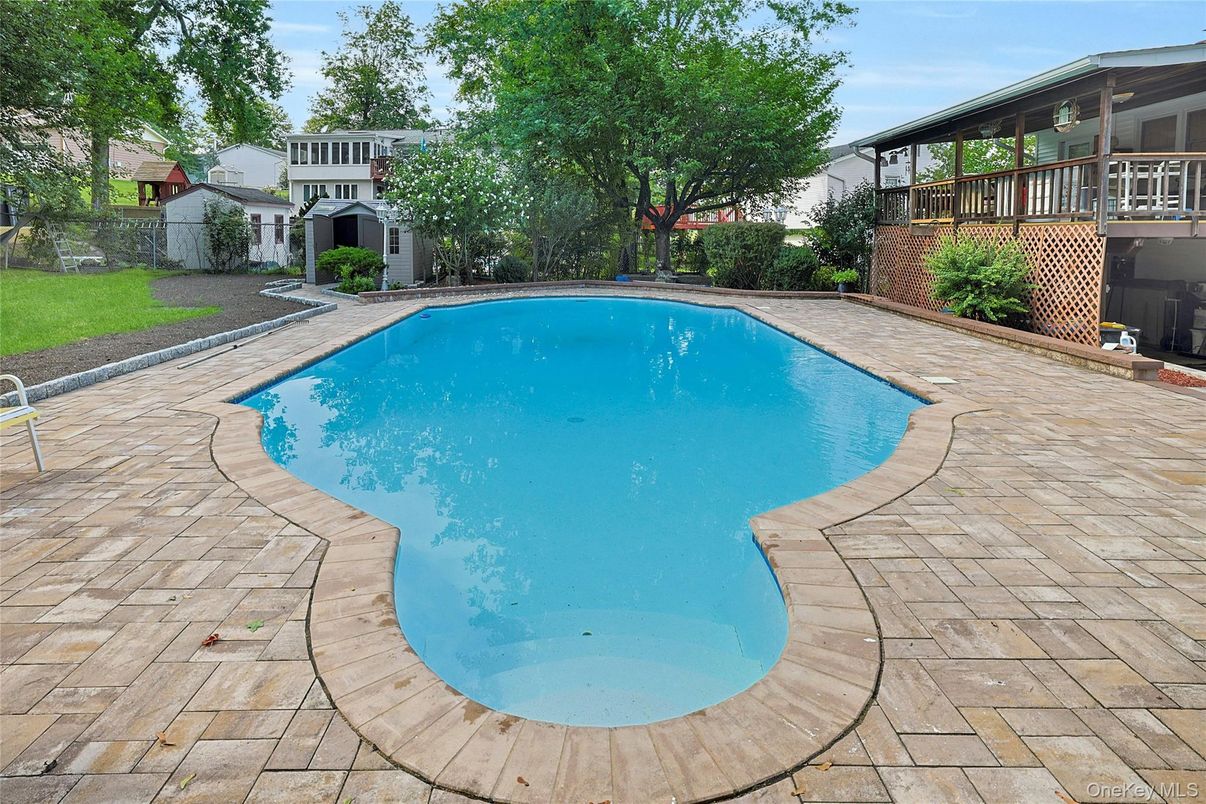 Exterior, Pool
