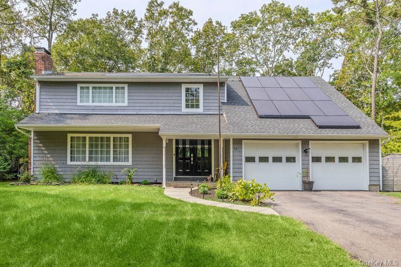 Attached, Exterior, Facade, Solar Panels, Split Level