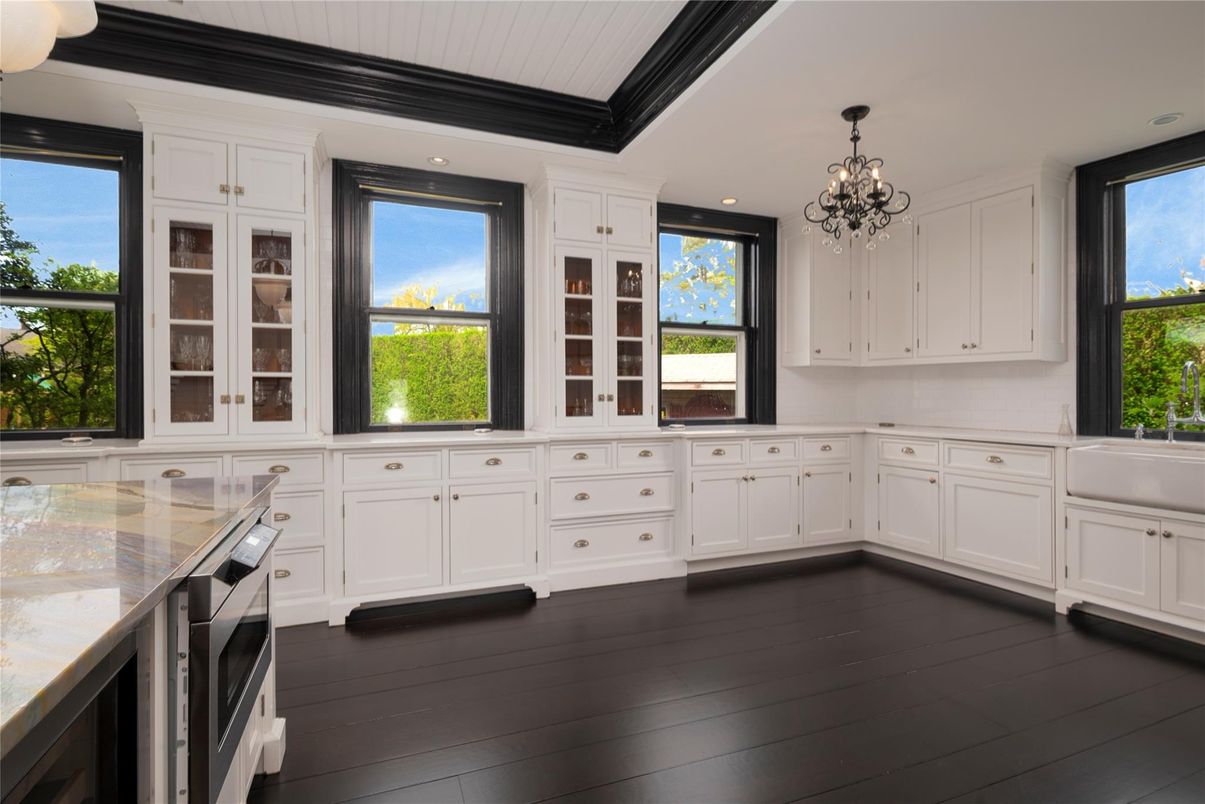 Chandelier, Interior, Kitchen, Recessed Lighting, Wood Texture Flooring