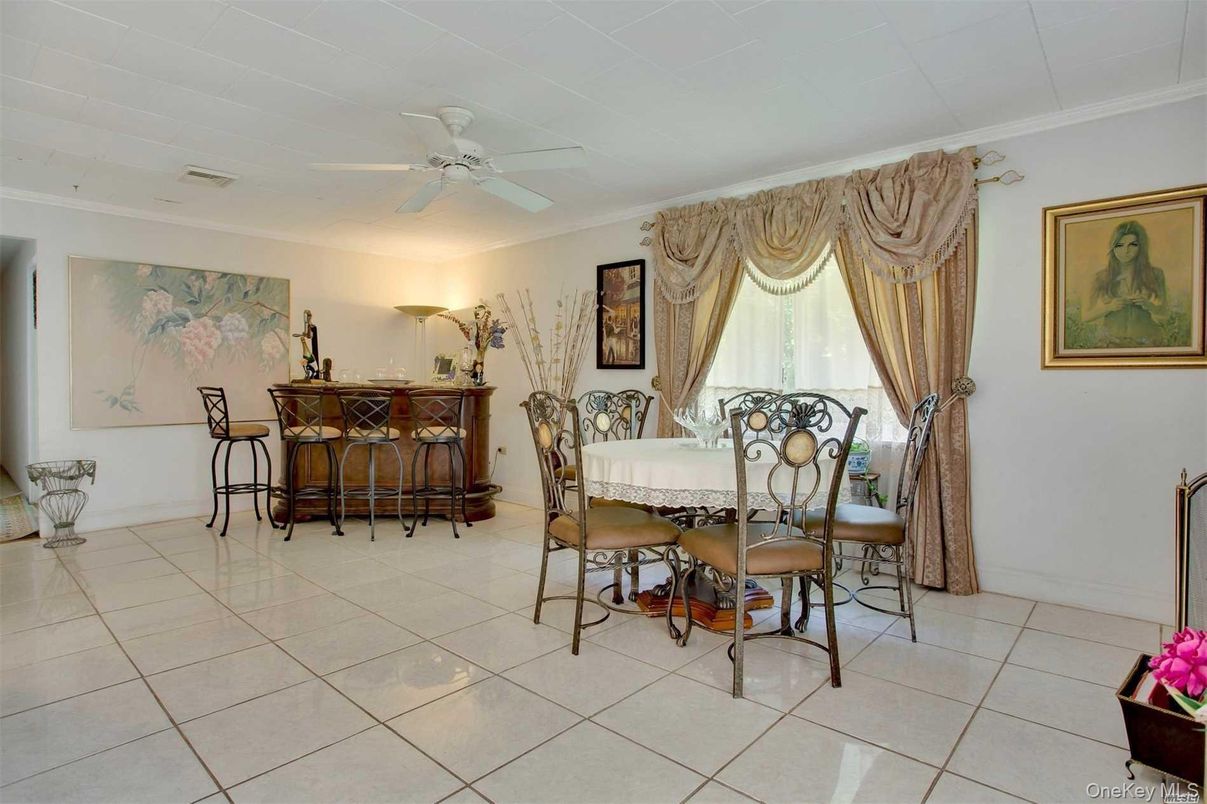 Dining room, Interior