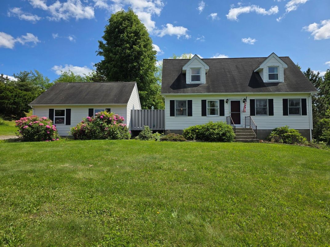 Exterior, Facade, Cape Cod