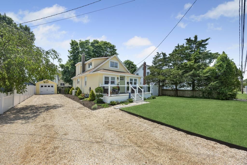 Backyard, Detached Garage, Exterior