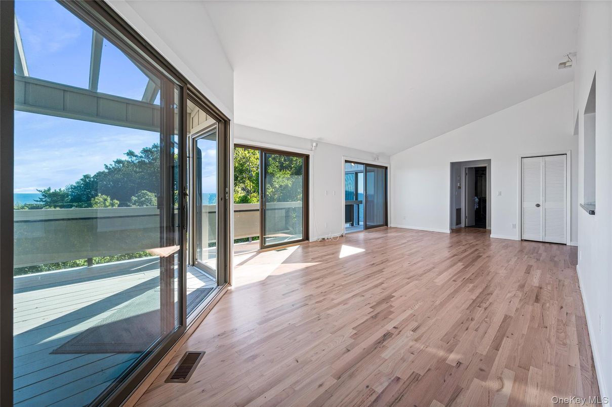 Empty room, Interior, Water, Wood Texture Flooring